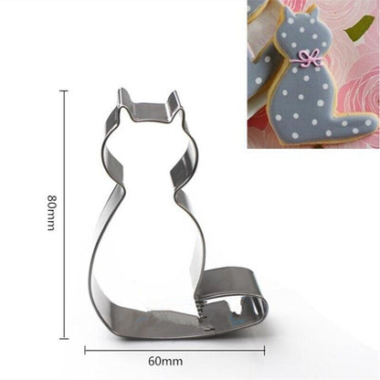 Baking Cookies And Icing Biscuits Cat Mold